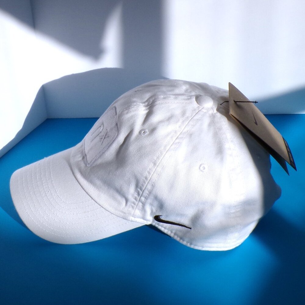 Brand New Nike Cotton Move to Zero White Cotton Twill Golf Cap- n^x Patch (M/L)